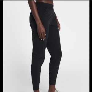 Nike Dri-Fit Bliss Luxe